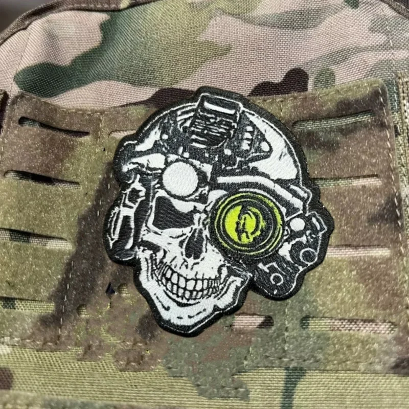 Dispositivo de visión nocturna, parche bordado de calavera para ropa, parches tácticos con gancho y bucle, pegatinas para mochila - imagen 4