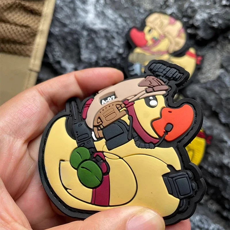 Parches bordados de PVC de pato amarillo armado, gancho y bucle, accesorios tácticos militares, insignia de moral, brazalete, emblema reflectante - imagen 2