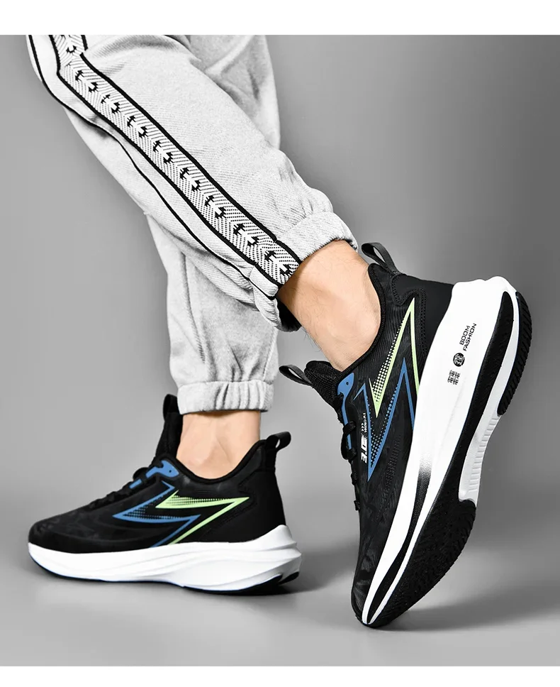 zapatos en blanco y negro