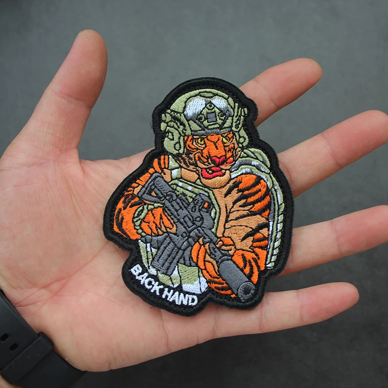 Insignia táctica de Panda, oso, tiburón, Animal, moral, Chevron ruso, parche bordado de gancho y bucle, brazalete militar, pegatinas de mochila - imagen 2