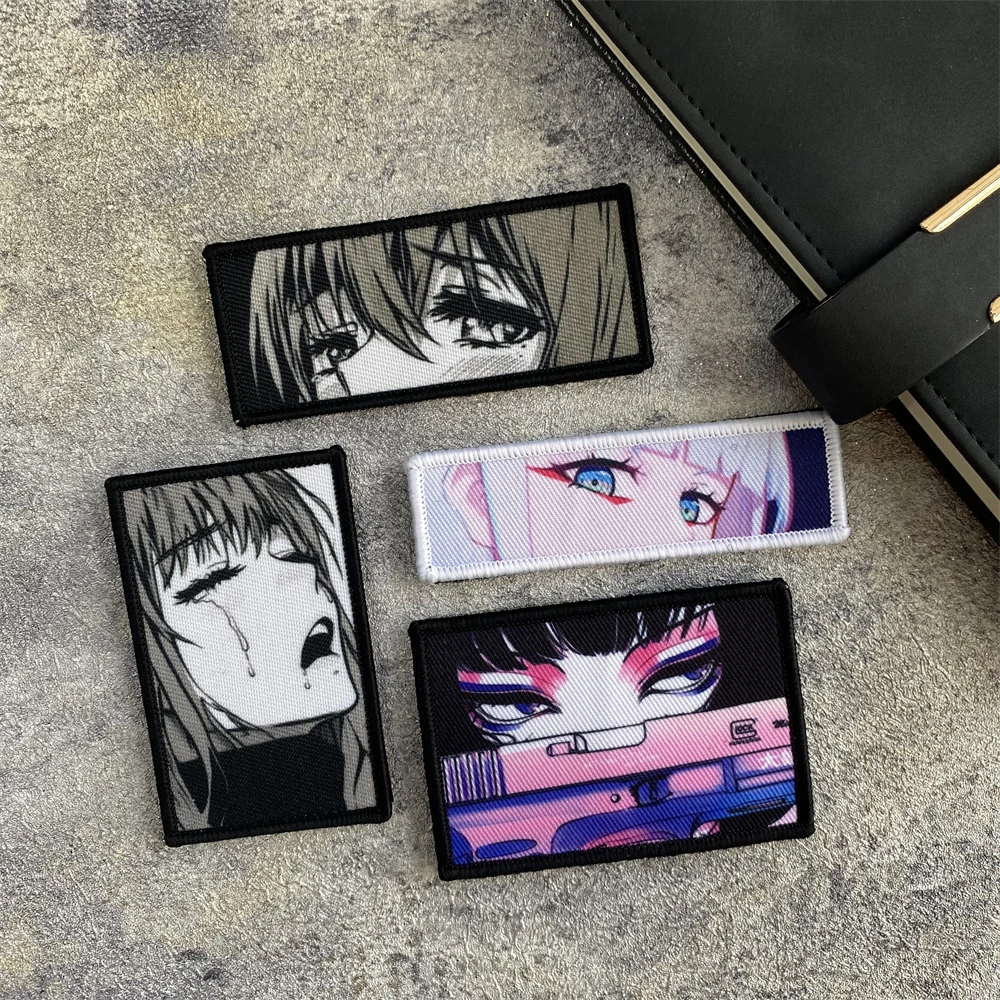 Parche con insignia de moral de expresión ocular de Chica de Anime, brazalete con gancho y bucle con estampado de ojo táctico Sexy, pegatinas para mochila militar - imagen 2