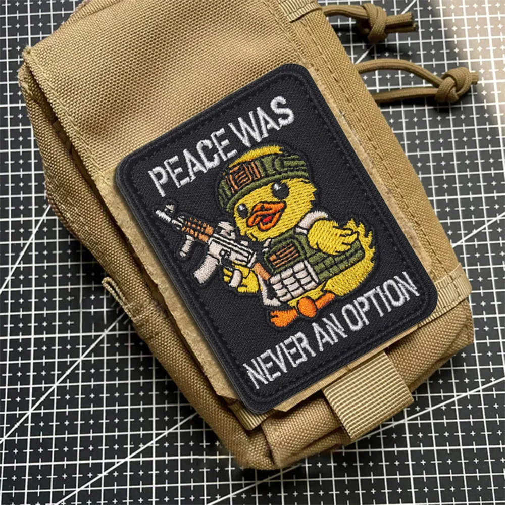 CHOOSE VIOLENCE parches bordados divertido pato guerrero gancho y bucle parche insignia de moral militar pegatinas de mochila táctica - imagen 3