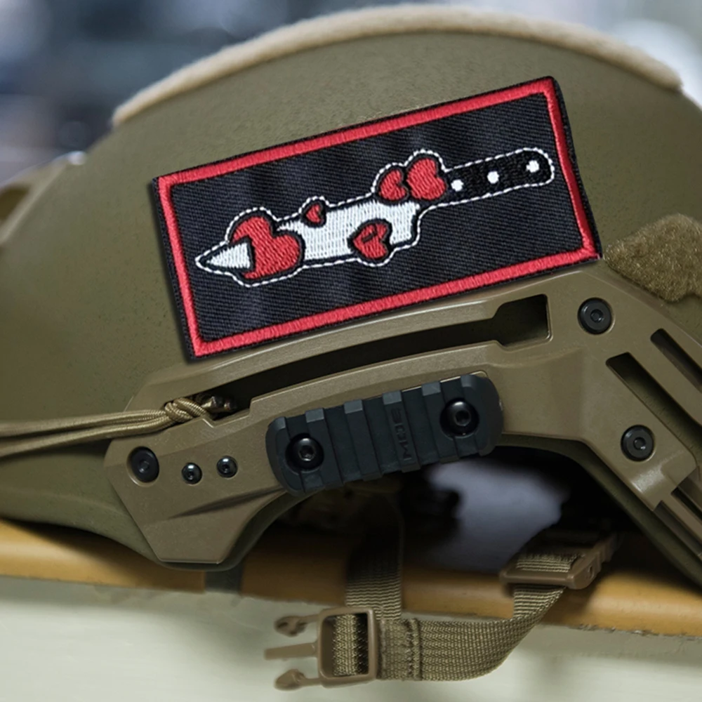 Parche táctico "cuchillo y corazón", parches bordados con gancho y bucle, insignia de moral militar, brazalete del ejército, pegatinas para mochila