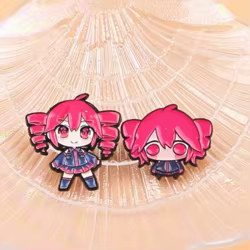 Broches anime esmaltados chica pelo rosa kawaii – cosplay y bolso