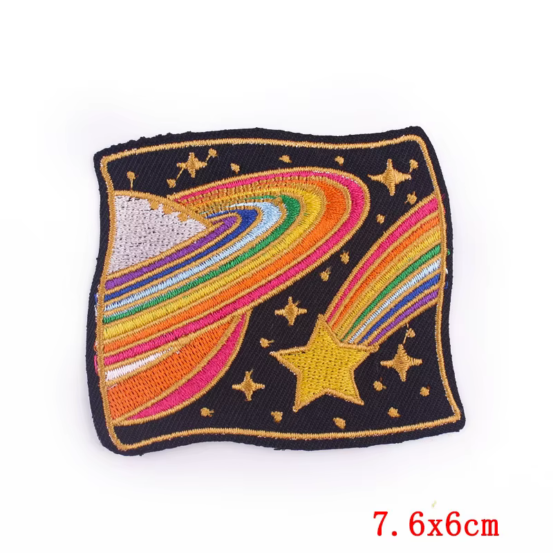 Parche bordado gancho luna, cielo estrellado y montaña arcoíris - imagen 3