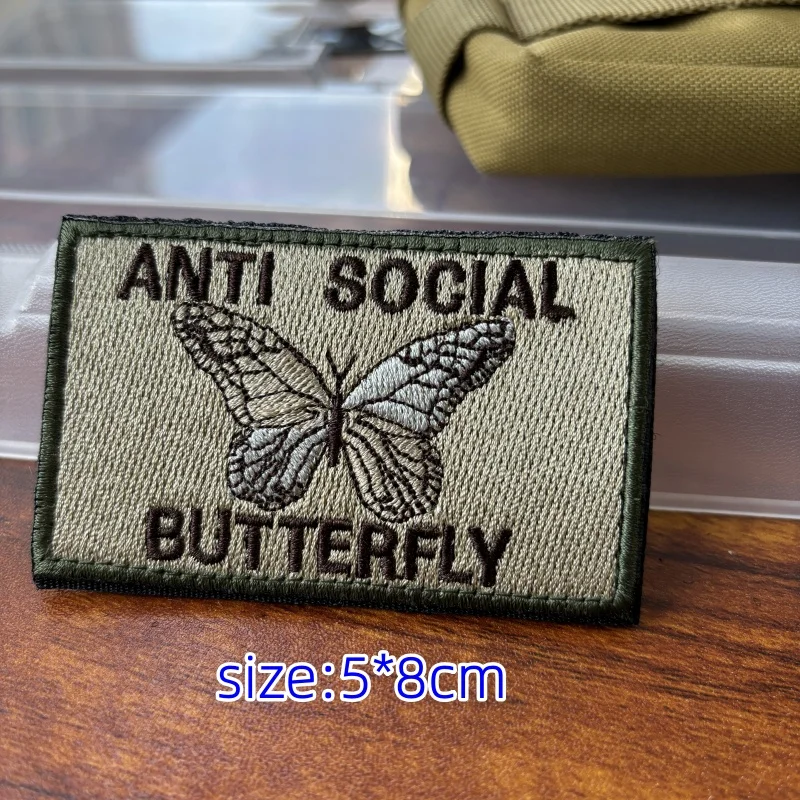 Parche táctico de mariposa antisocial, Bandera de mariposa militar, insignia de moral Multitan, bordado, Parche de gancho y bucle, pegatinas de mochila - imagen 3