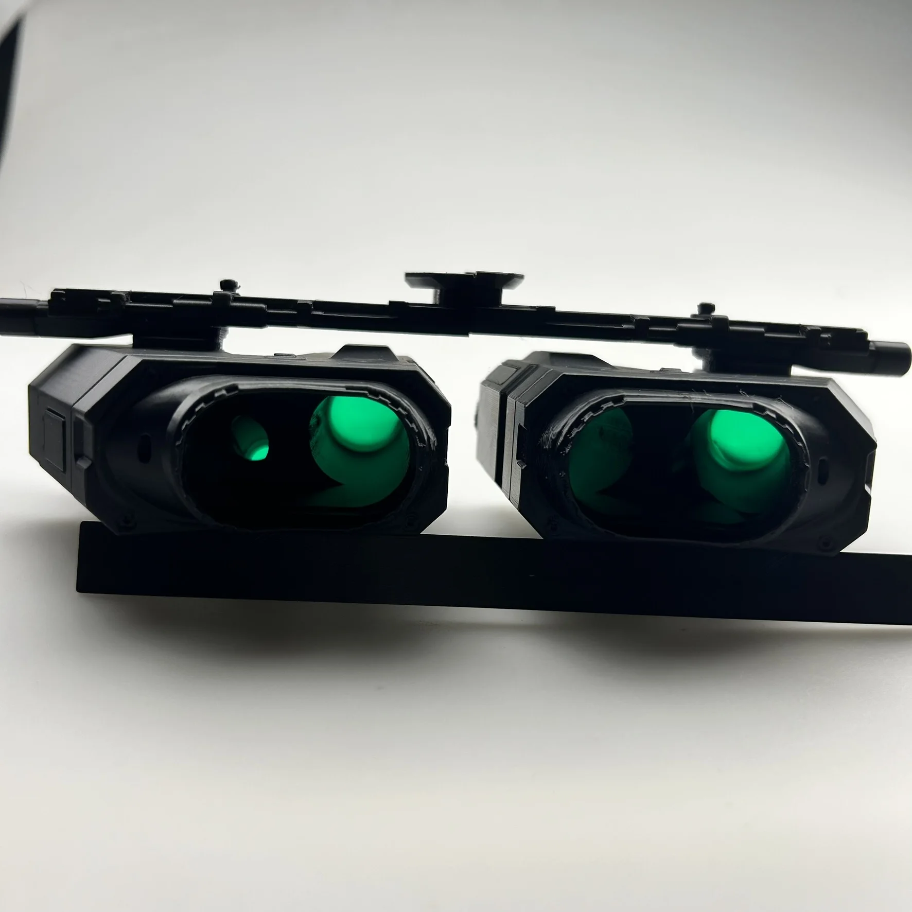 Gafas de visión nocturna cuádruple, modelo de plástico, accesorio de cosplay para juegos y disfraces de Halloween - imagen 3