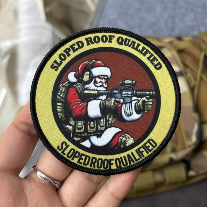 Parche táctico militar con estampado de Papá Noel para ropa, insignia de moral, parches con gancho, pegatinas para mochila - imagen 3