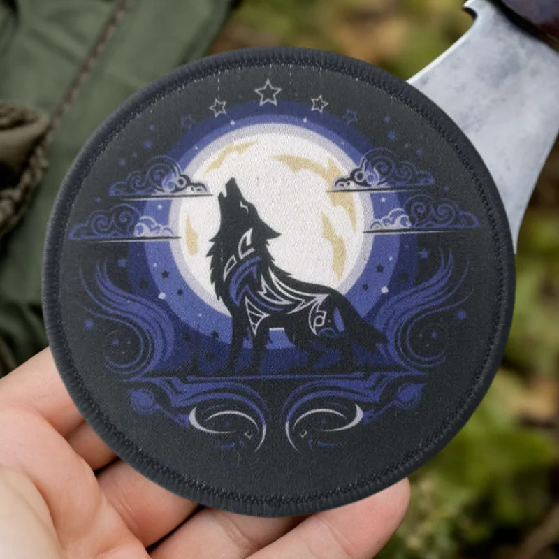 Parche con estampado de lobo y Luna rugiente, chaleco táctico, insignia de moral con gancho y bucle, pegatinas decorativas para mochila, parches para brazalete para ropa - imagen 2