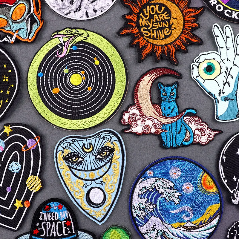 Parches flexibles de planeta y serpiente para ropa, cara de extraterrestre, parches para planchar para ropa, parche bordado de gato y Luna, apliques para coser