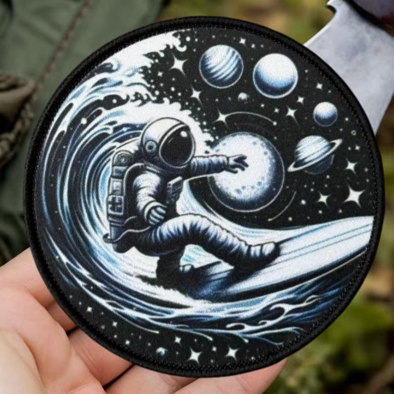 Parche táctico estampado Space Surfer con cierre velcro para chaleco - imagen 4
