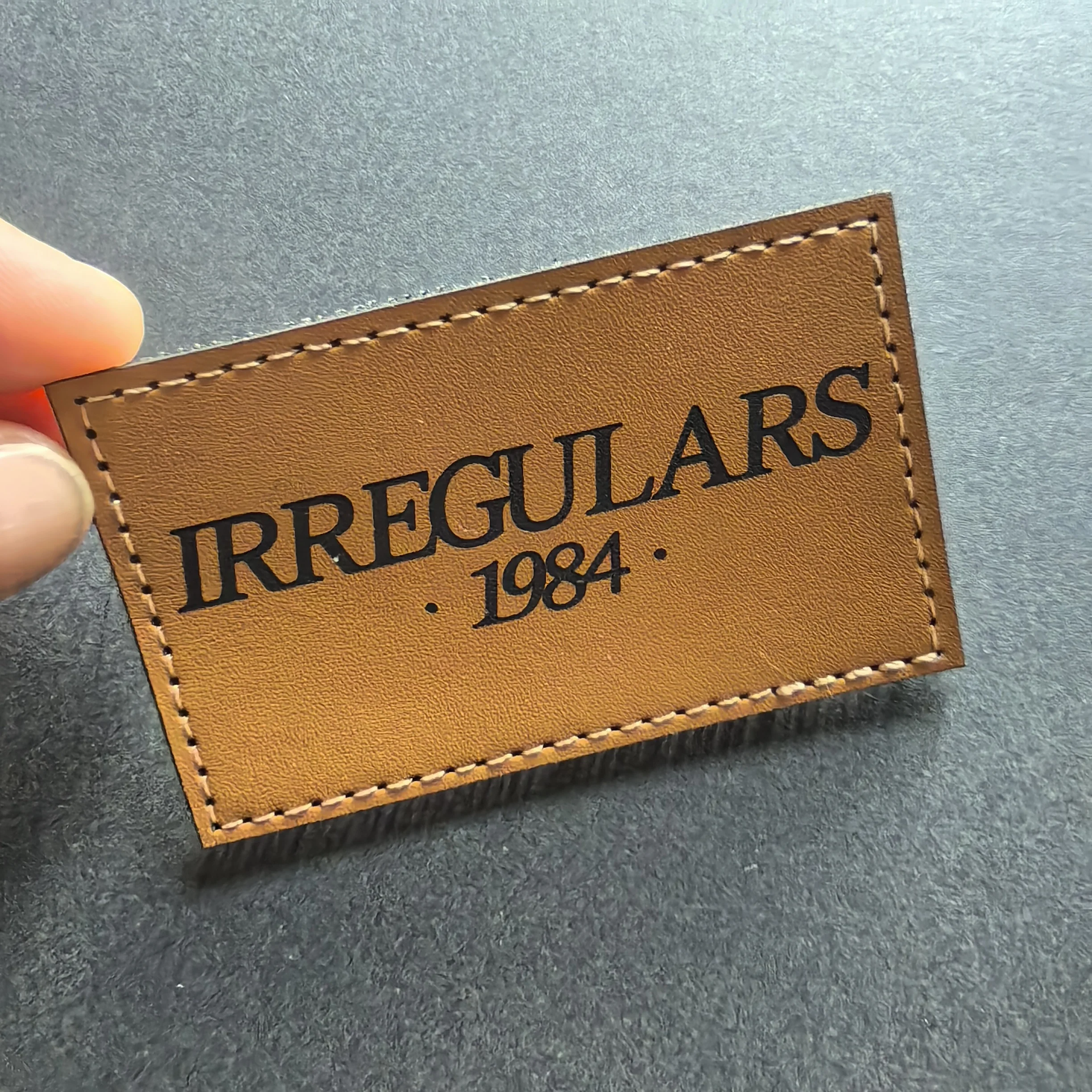 Parche de brazalete de cuero con insignia mágica de piel de vaca estilo IRR 1984 - imagen 4