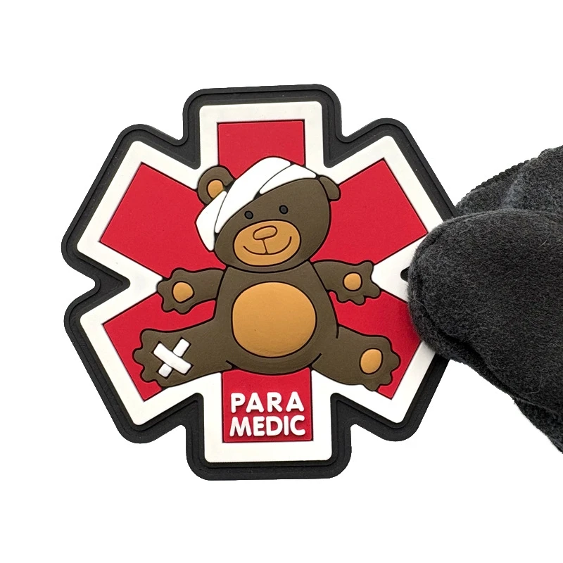 Para medic parche luminoso de gancho y bucle de PVC de oso táctico, parches de accesorios de ropa, insignia moral al aire libre, insignias tácticas - imagen 4