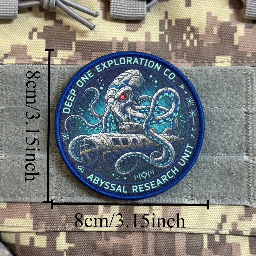Parche táctico Abyssal con pulpo gigante y velcro para mochila - imagen 2