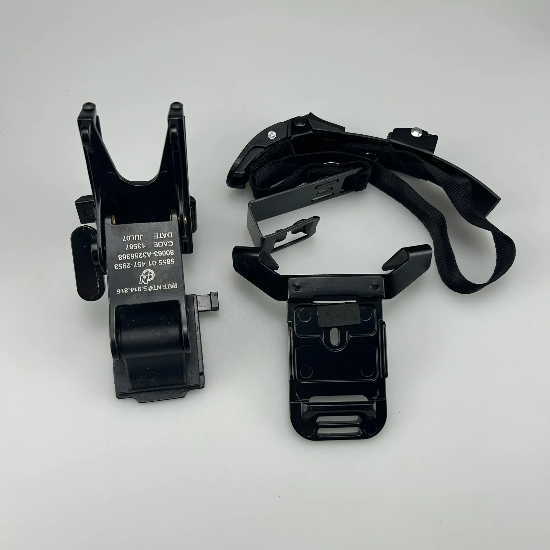 Soporte de dispositivo de visión nocturna versión metálica para casco M88