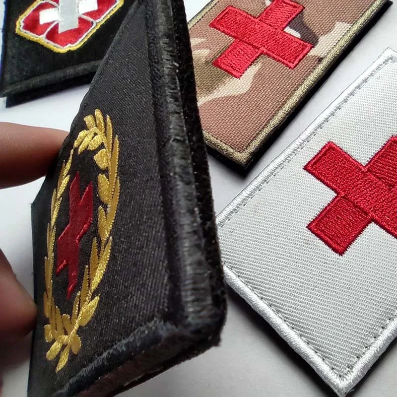 Insignias con apliques de Cruz Roja, parche táctico bordado con gancho y bucle, primer ayuda MED Medic Rescue militar en mochila, brazalete - imagen 5