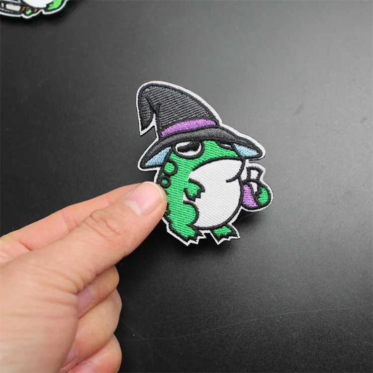 Insignia de moral de rana y cuchillo pequeño, parches de gancho y bucle bordados de animales de dibujos animados, pegatina para mochila táctica - imagen 5