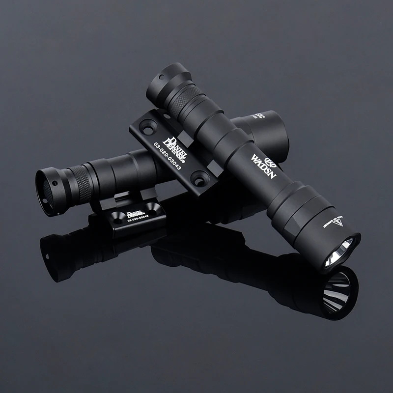 Linterna táctica SF M300 M600, Luz LED blanca para caza, Airsoft, luz de Metal, ajuste de Base de compensación para Mlok, accesorios para raíles - imagen 2