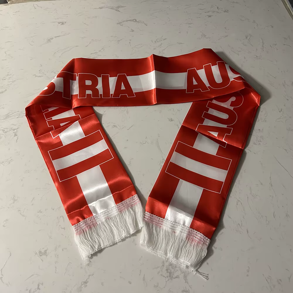 Bufanda Austria doble cara satén estampada con borlas - imagen 2