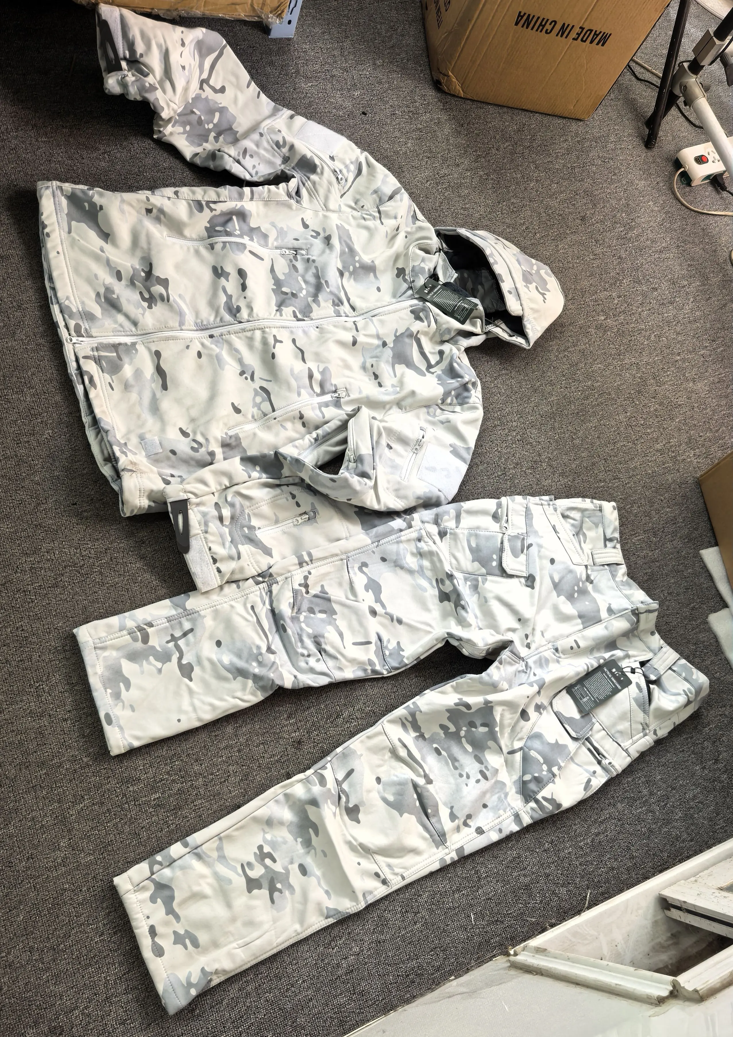 Traje Stormtrooper táctico de felpa con cremallera en axilas - imagen 3