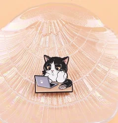 Pin esmaltado gato decorativo – Broche metálico para solapa y mochila