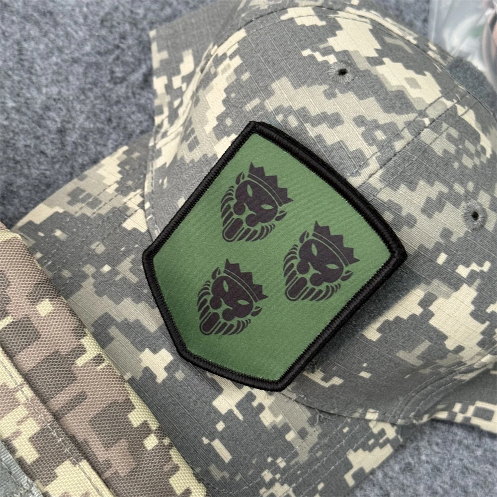 Parche de bandera de corona, insignia de moral táctica, emblema del ejército militar, pegatina para mochila, parches de gancho y bucle impresos para ropa