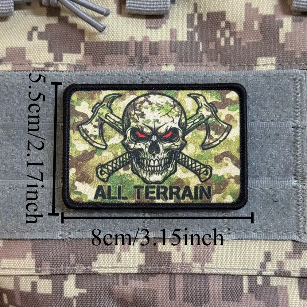 Parche táctico gancho camuflaje calavera con hachas cruzadas - imagen 2