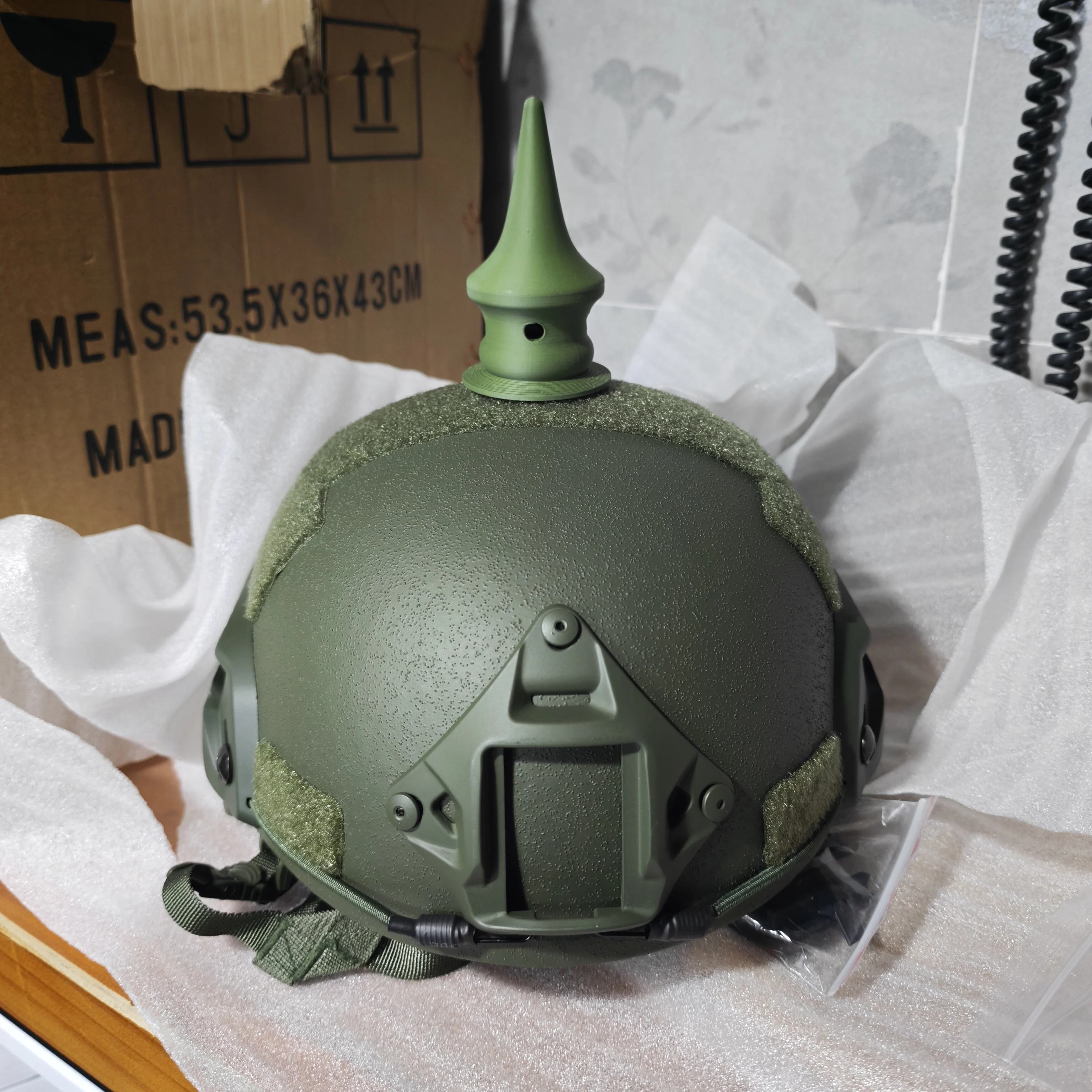Decoración superior puntiaguda para casco táctico estilo Prusia - imagen 4