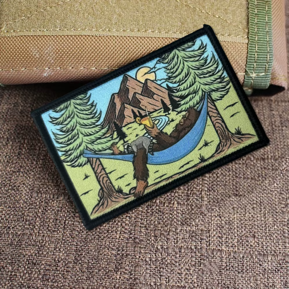 Parche táctico Bigfoot con velcro – Morale para mochila y casco