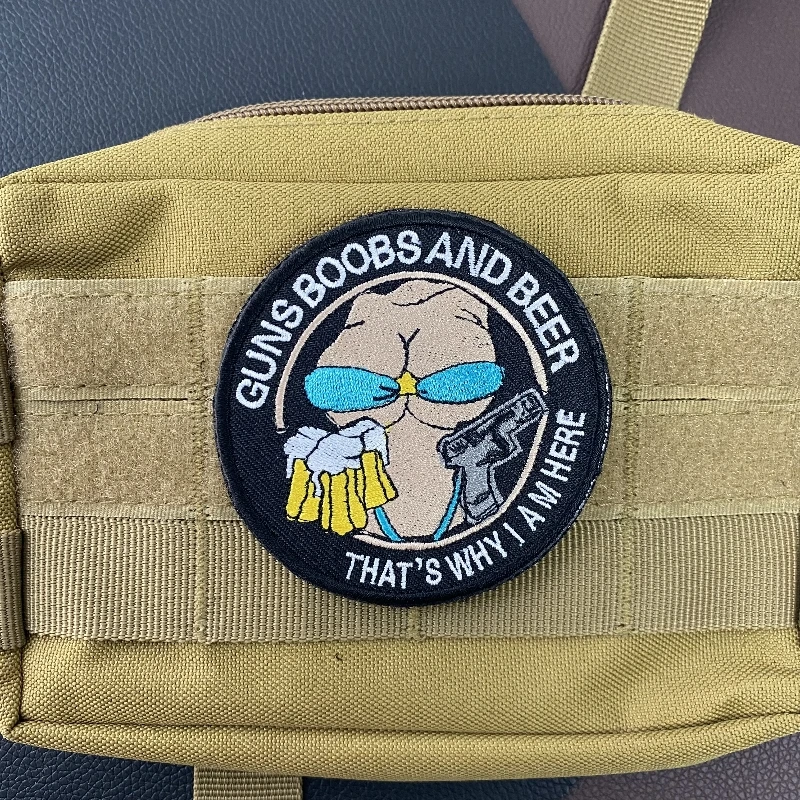 Insignia de moral bordada exquisita y Sexy, insignia de mochila de belleza, gancho y bucle, bordado creativo, tres pasatiempos pequeños, Arma de cerveza - imagen 2
