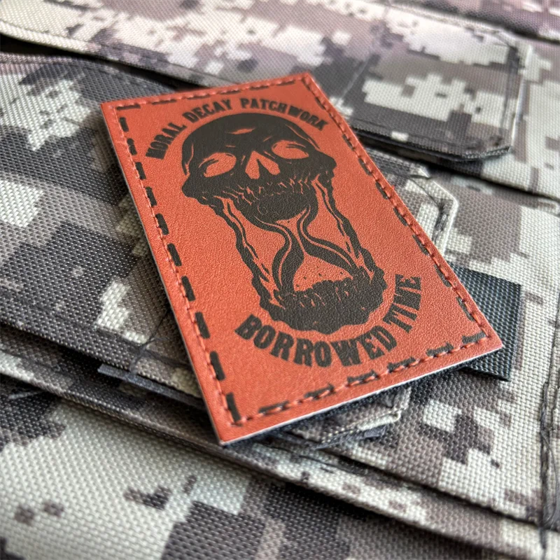 Insignia de moral de calavera de cáriego moral, parche táctico de PU con gancho y bucle, parches de esqueleto de reloj de arena, brazalete militar, mochila, pegatina de muerte - imagen 2