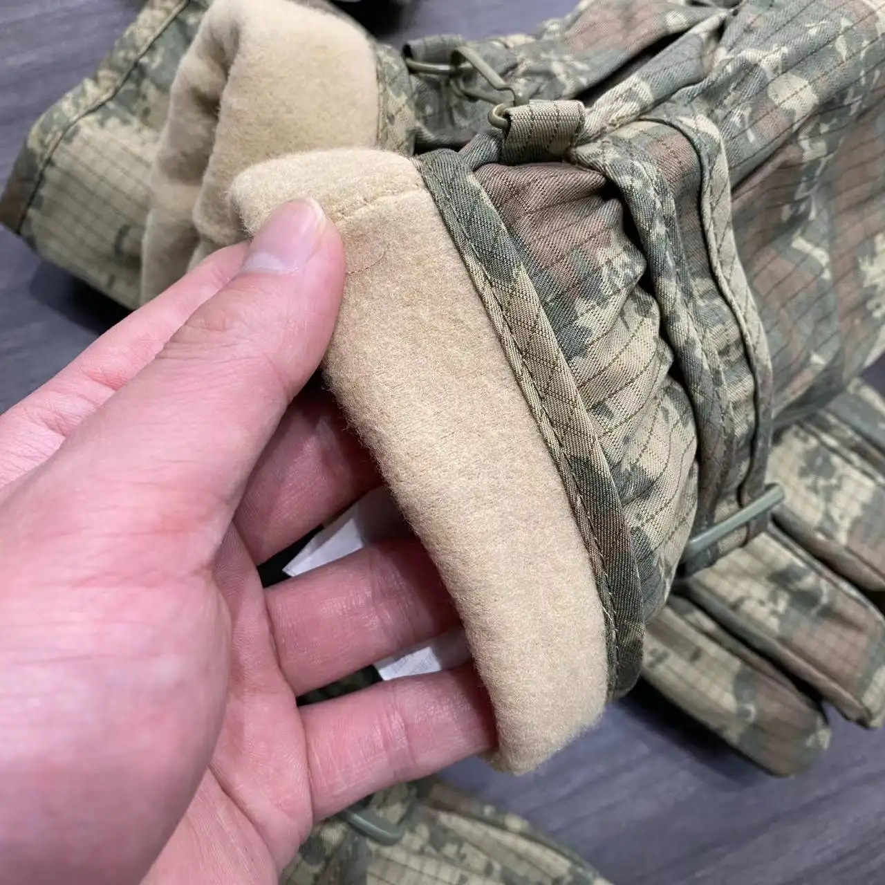 Guantes tácticos de otoño e invierno, resistentes al viento, impermeables, de felpa, cálidos, de camuflaje para exteriores, guantes de montar con dedos abiertos - imagen 4