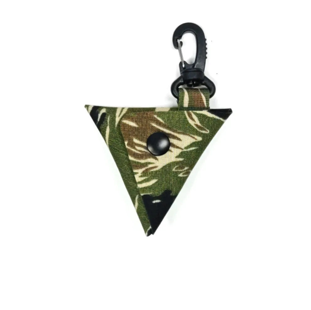 Fibra de gamuza fija a chalecos, cinturones o mochilas tácticas para gafas limpias, lentes de cámara, lentes - imagen 2