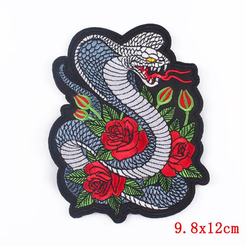 Parche termoadhesivo tiburón musculoso – Emblema animal feroz estilo punk - imagen 5