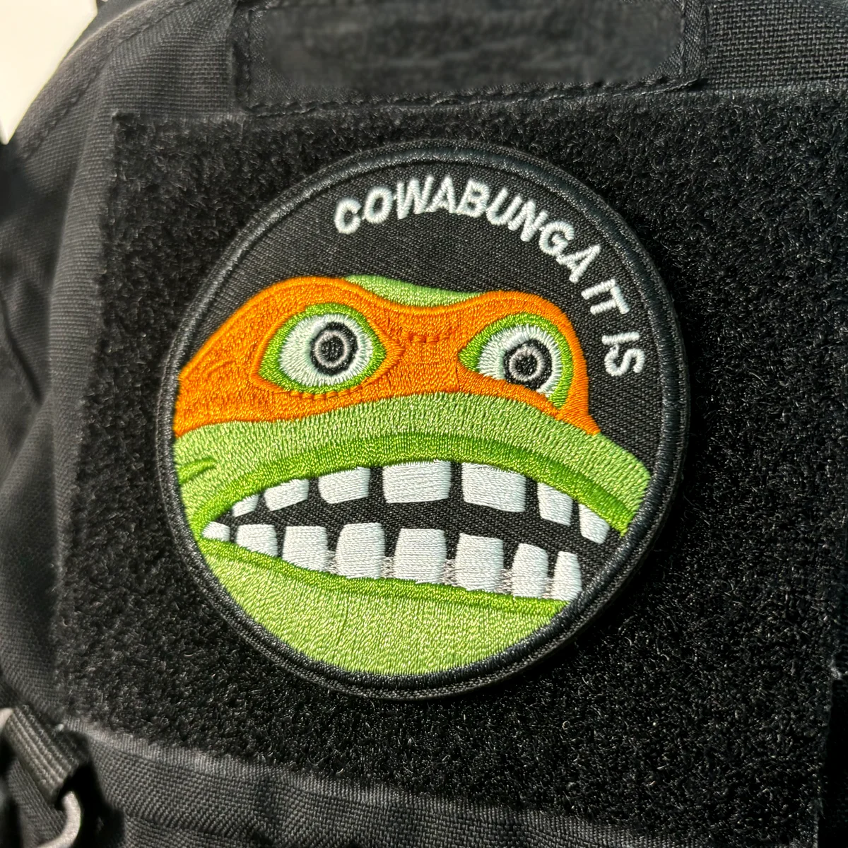 Cowabunga It is parche moral divertido con cierre de gancho y bucle - imagen 4