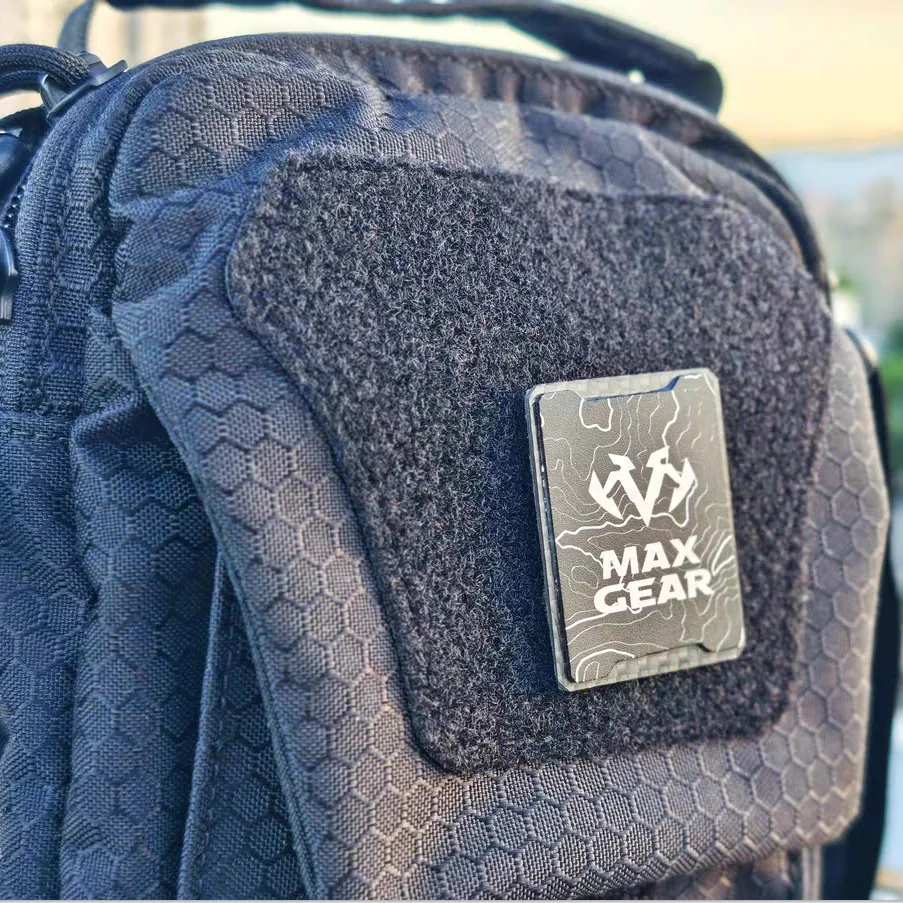 Parche de fibra de carbono MAXGEAR, ennegrecimiento de contorno, placa Base de aleación de aluminio, insignia táctica para mochila DIY, ropa, sombrero, decoración - imagen 4