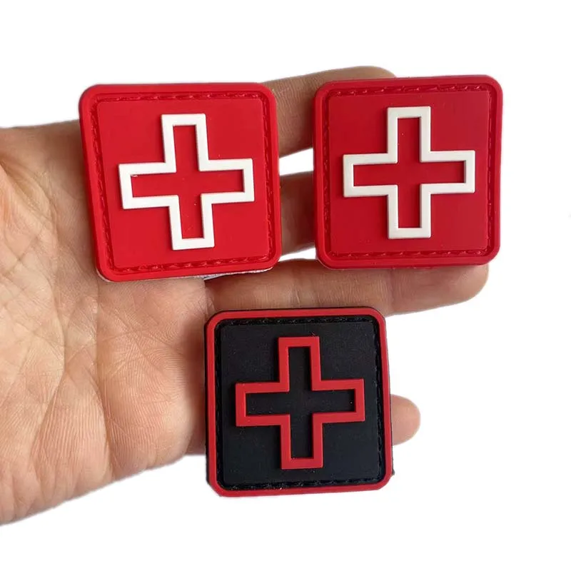 Insignias de apliques de Cruz roja, blanca y negra de emergencia médica, parches de PVC, brazalete de médico, emblema táctico militar de rescate al aire libre - imagen 2