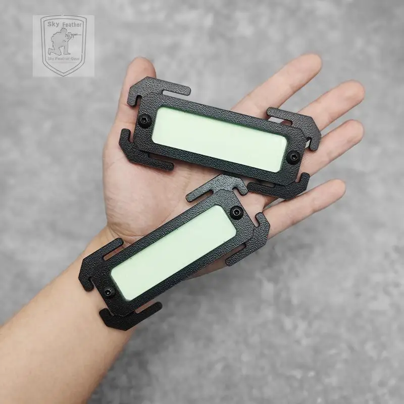 Tira marcadora MOLLE que brilla en la oscuridad, accesorio táctico montado, placa absorbente de luz, insignia de identificación funcional luminosa - imagen 3