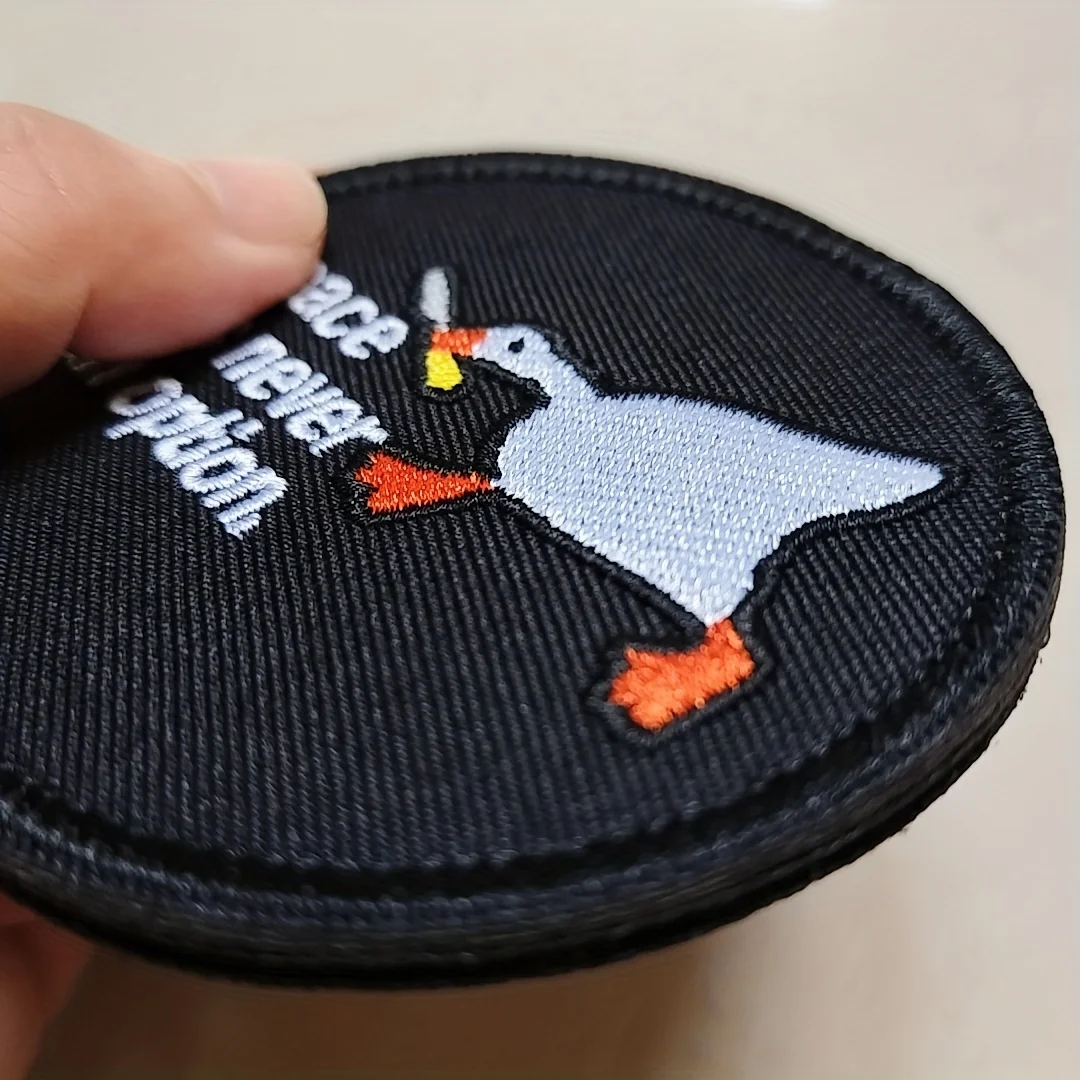 parches velcro mochila tácticos de bordados La paz nunca fue una opción parche, ganso blanco con cuchillo meme divertido bordado apliques Velcros gancho y bucle para chaquetas mochila - imagen 2
