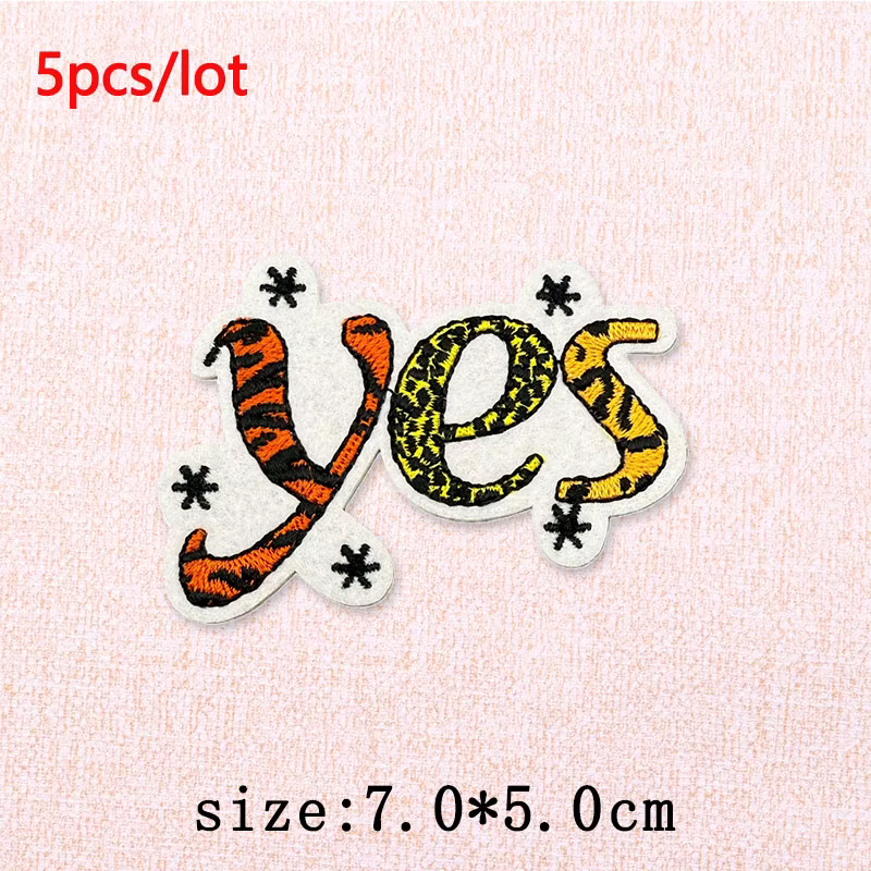 Parche termoadhesivo leopardo con corazón para chaquetas y bolsos - imagen 2