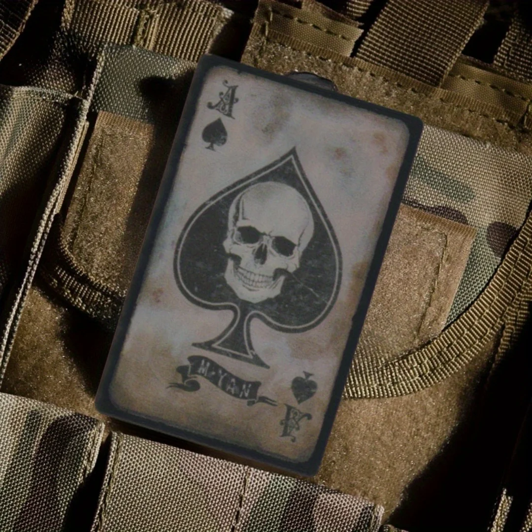 Insignia táctica Ace Spades: PVC con gancho y bucle para mochila - imagen 3