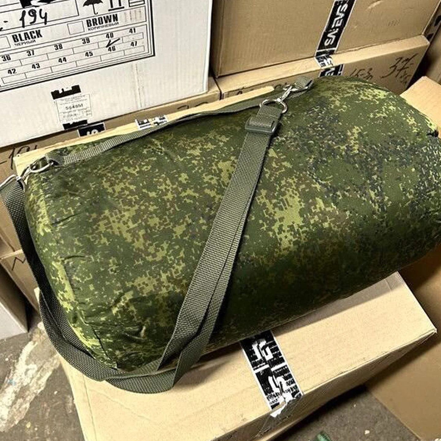 Nuevo saco de dormir táctico resistente al frío para exteriores, camuflaje digital verde, relleno de algodón y nailon - imagen 3