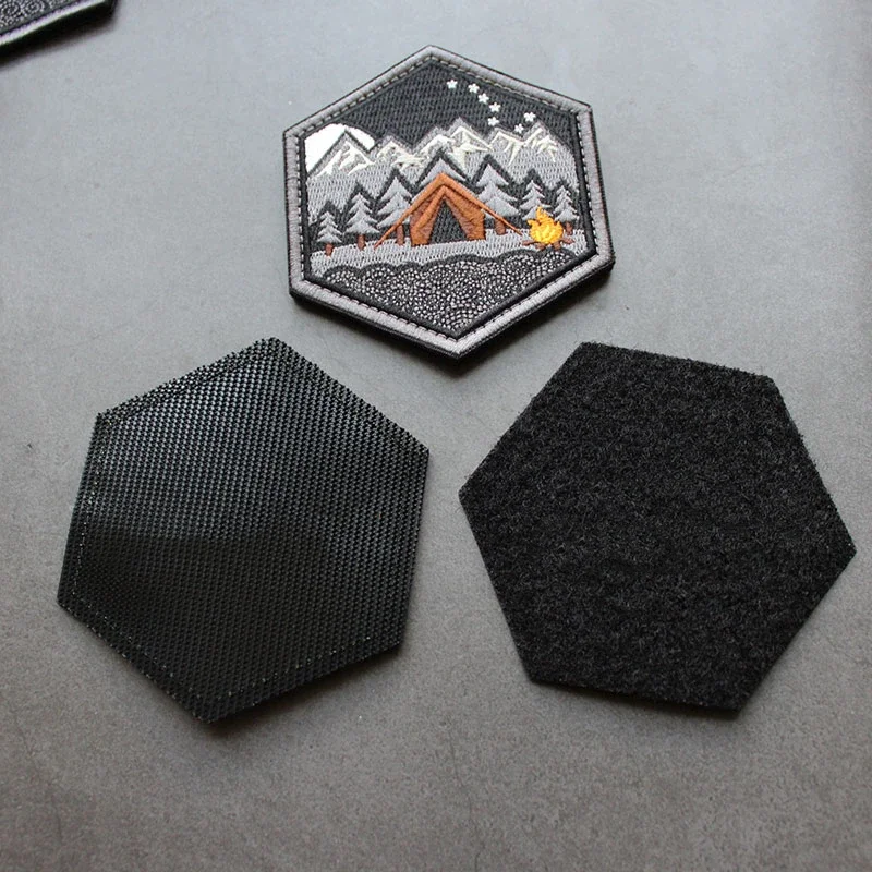 Parches bordados de leopardo y nieve de volcán natural, insignia táctica luminosa para decoración de ropa, viento de montaña y campamento - imagen 3