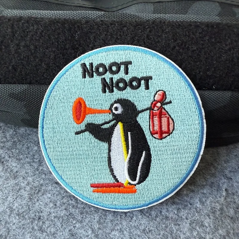 Parches bordados de animales de dibujos animados, delfines tácticos y mapache, pingüino, insignia de moral, parche de gancho y bucle para chaquetas, mochilas, sombreros - imagen 3