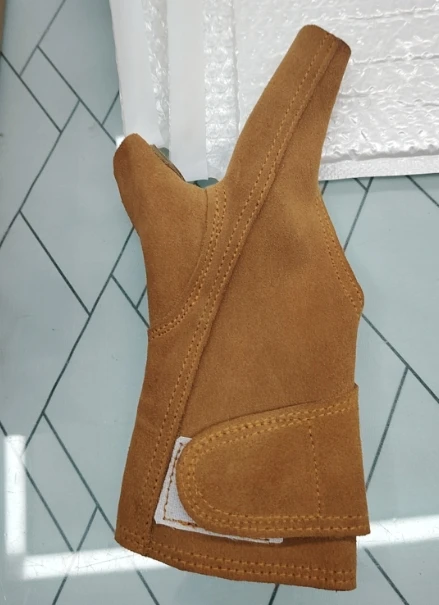 Guantes de tiro de velocidad con arco tradicional, almohadilla para pulgar, cuero grueso, dibujo, tiro con arco, guantes de cuero de vaca - imagen 3