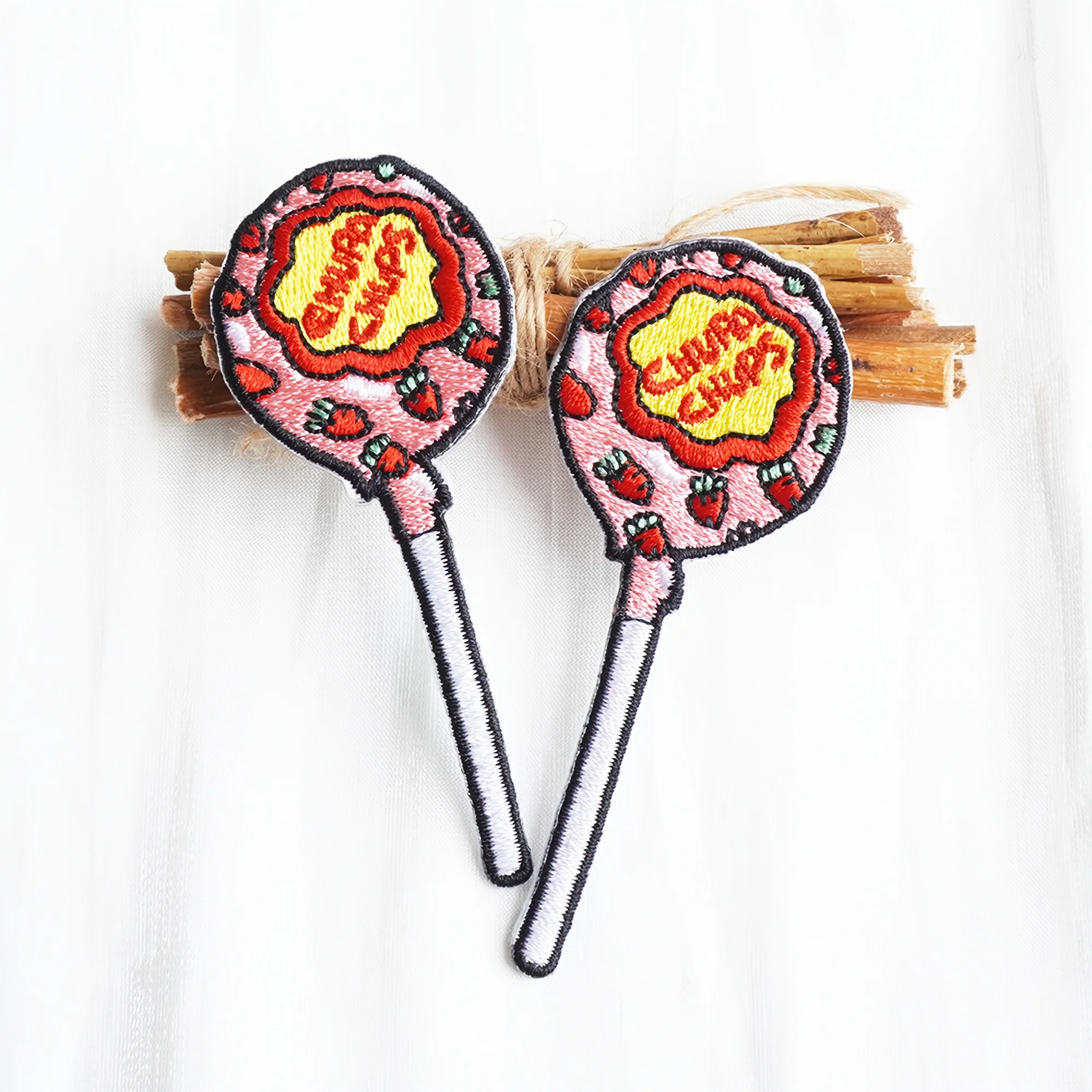Paquete de 2 parches bordados de piruleta rosa con tema de caramelo bonito, apliques para planchar/coser para ropa DIY y decoración de tela - imagen 2