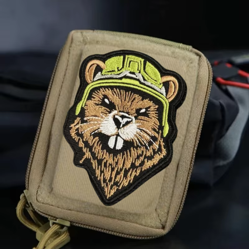 Parche táctico bordado casco de castor – gancho y bucle - imagen 4
