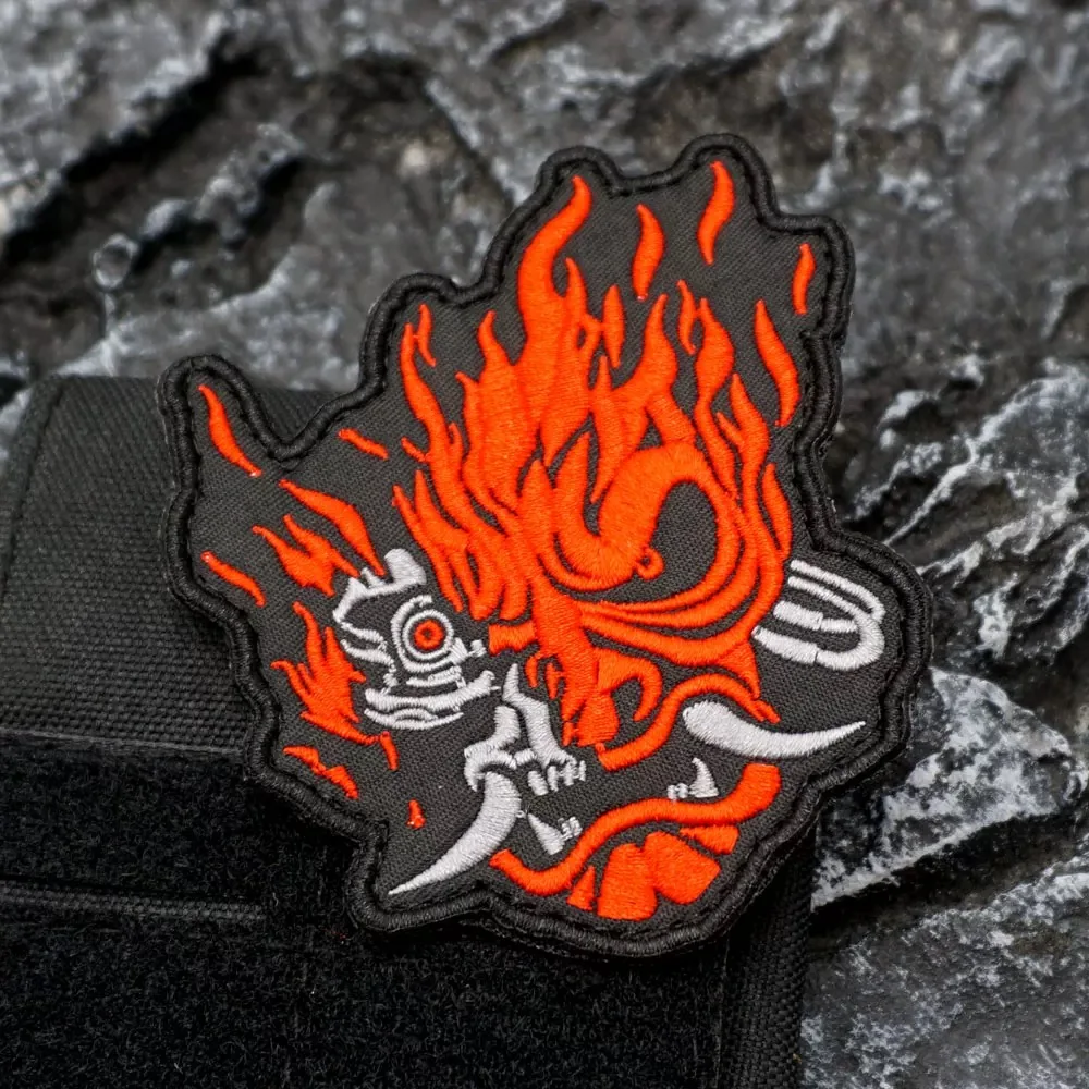 Insignia de moral del diablo rojo con colmillos, parches bordados con gancho y bucle, brazalete militar táctico, pegatina para mochila del ejército - imagen 3