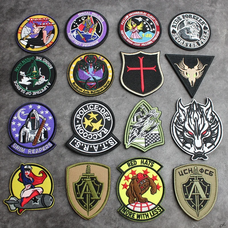 Insignia de moral de ventilador del ejército de lobo y llama bordada personalizada para exteriores, sombrero rojo, mochila creativa, parche de gancho y bucle para chaqueta DIY - imagen 2