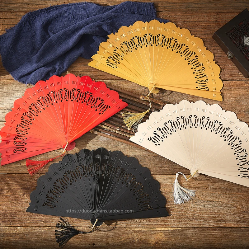 Abanico plegable de mano de estilo español para mujer, abanico de flores púrpuras pintado, abanico de baile de madera - imagen 4